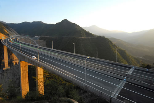 龍巖市龍巖大道高架橋（龍津大橋）及雙永高速龍巖北互通連接線工程BT項目.jpg